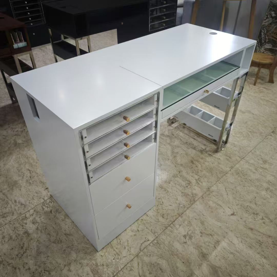 Manicures Desk 20